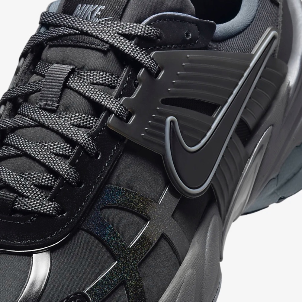 Nike women’s V2K Run GORE-TEX sneakers - Picture 7 of 15